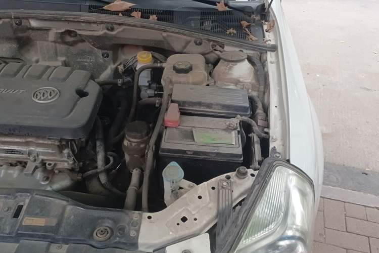 Used Buick Excelle 2015 1.5L Automatic Classic Model Engine Bay Left