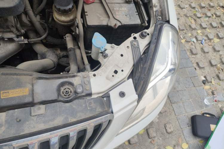 Used Buick Excelle 2015 1.5L Automatic Classic Model Engine Bay Left