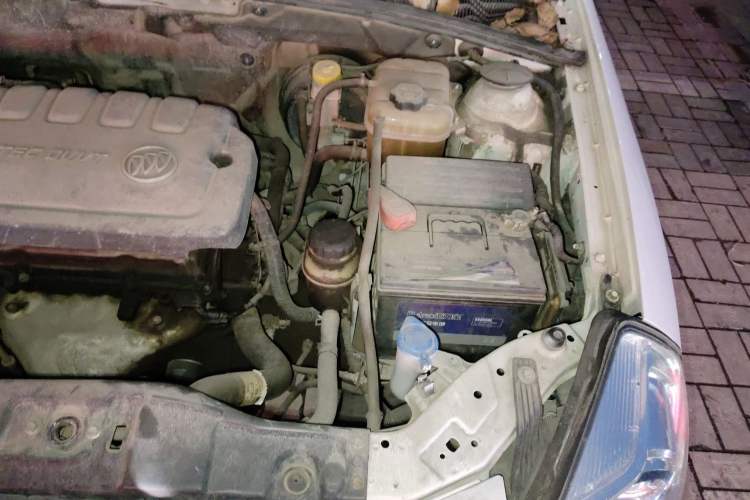 Used Buick Excelle 2015 1.5L Manual Classic Trim Engine Bay Left