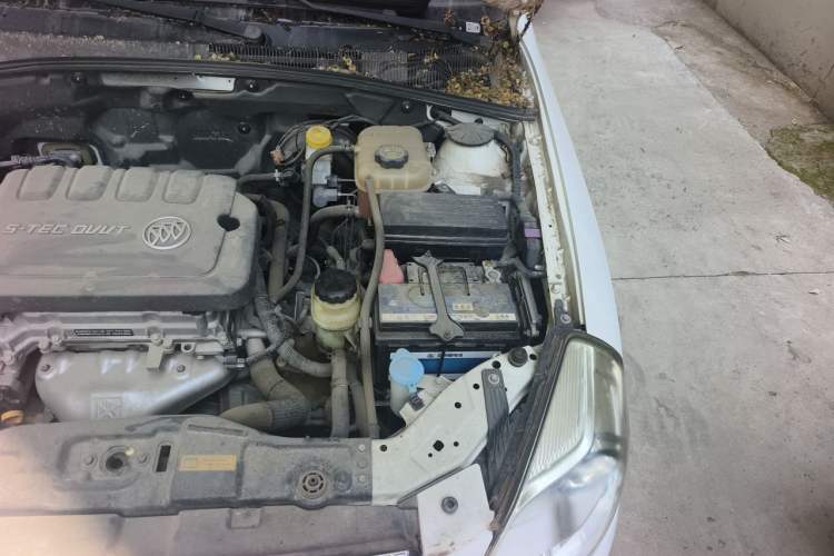 Used Buick Excelle 2015 1.5L Automatic Classic Model Engine Bay Left