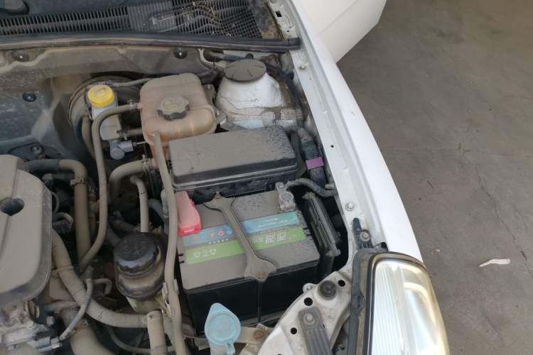 Used Buick Excelle 2015 1.5L Manual Classic Trim Engine Bay Left