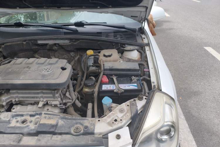 Used Buick Excelle 2015 1.5L Manual Classic Trim Engine Bay Left