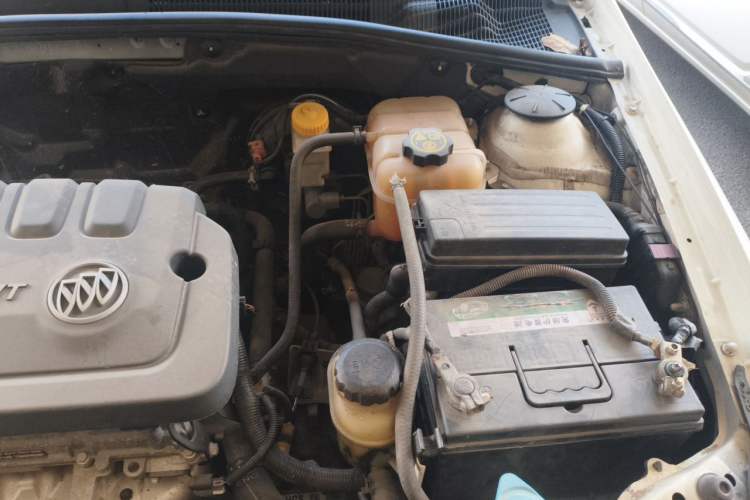 Used Buick Excelle 2015 1.5L Automatic Classic Model Engine Bay Left