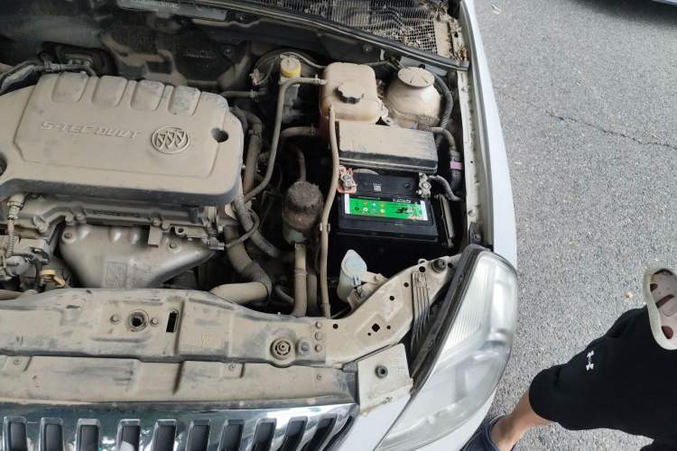 Used Buick Excelle 2015 1.5L Automatic Classic Model Engine Bay Left