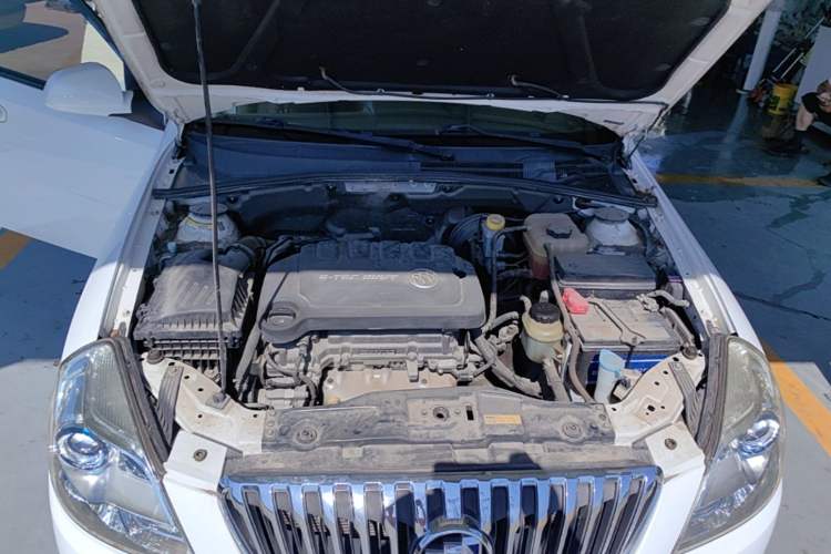 Used Buick Excelle 2015 1.5L Manual Classic Trim Engine Bay
