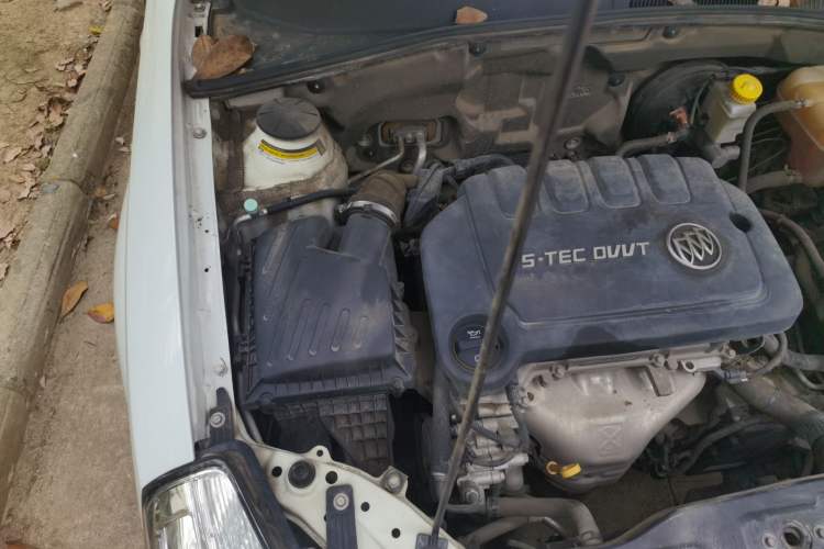 Used Buick Excelle 2015 1.5L Automatic Classic Model Engine Bay Right