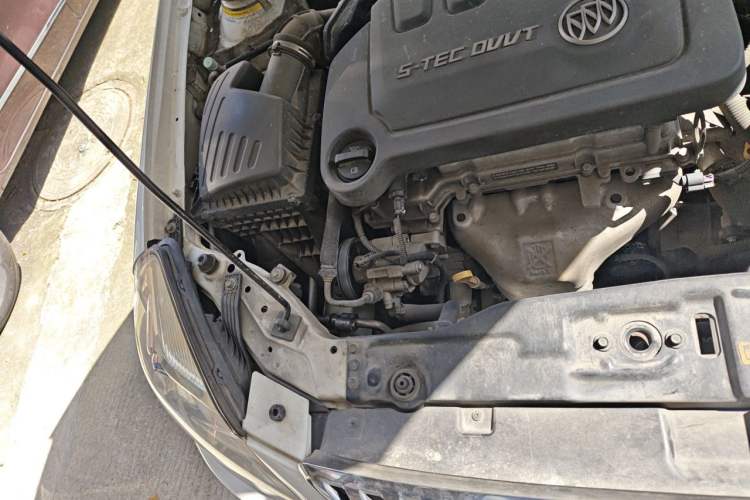 Used Buick Excelle 2015 1.5L Automatic Classic Model Engine Bay Right