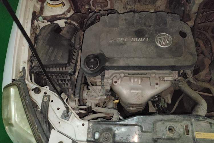 Used Buick Excelle 2015 1.5L Manual Classic Trim Engine Bay Right