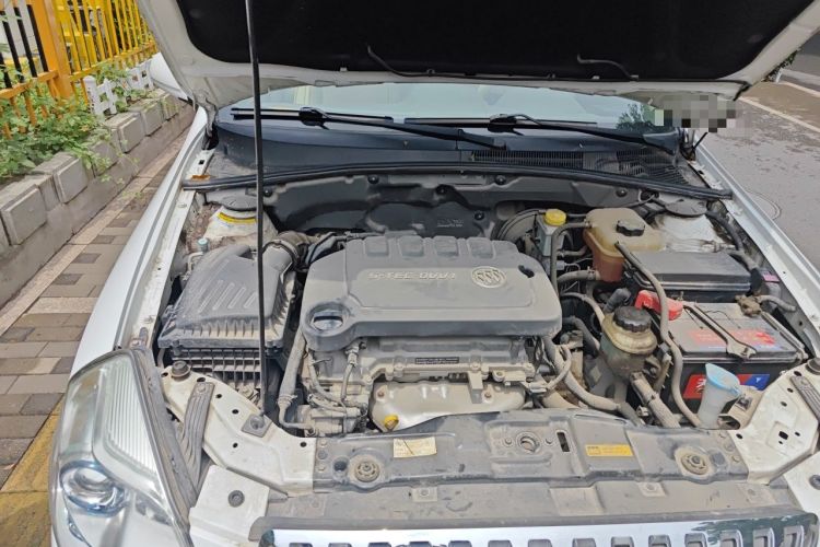 Used Buick Excelle 2015 1.5L Manual Classic Trim Engine Bay Right