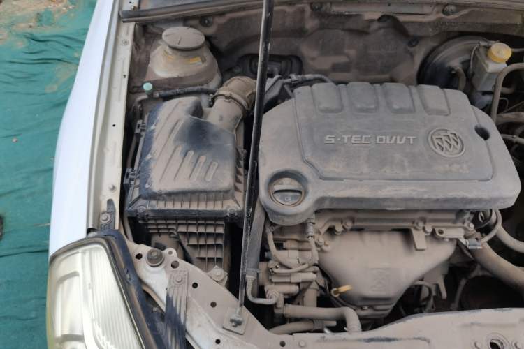 Used Buick Excelle 2015 1.5L Manual Classic Trim Engine Bay Right