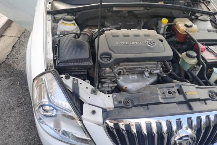 Used Buick Excelle 2015 1.5L Manual Classic Trim Engine Bay Right