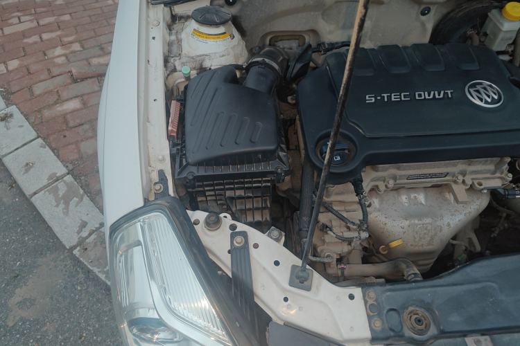 Used Buick Excelle 2015 1.5L Manual Classic Trim Engine Bay Right
