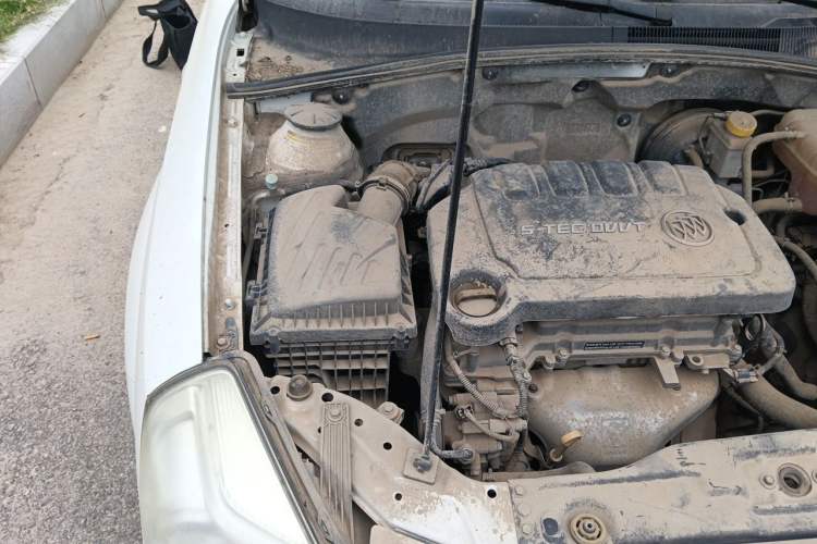 Used Buick Excelle 2015 1.5L Manual Classic Trim Engine Bay Right
