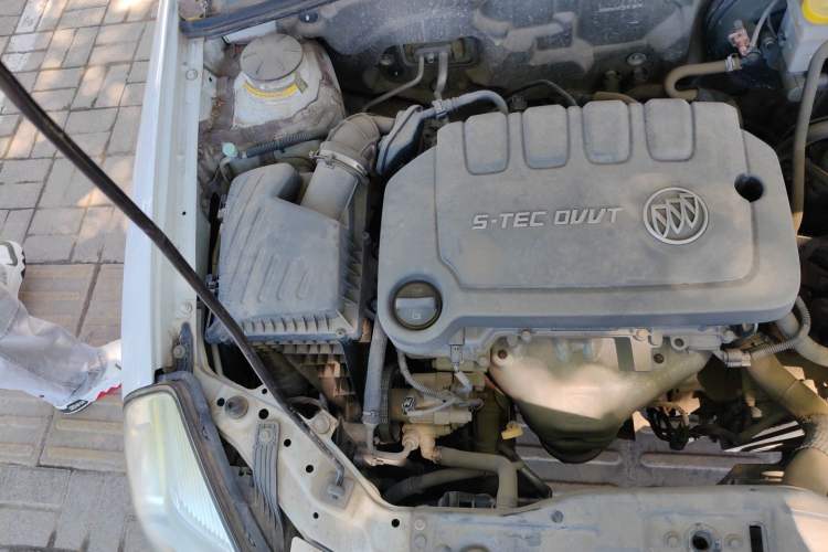 Used Buick Excelle 2015 1.5L Automatic Classic Model Engine Bay Right