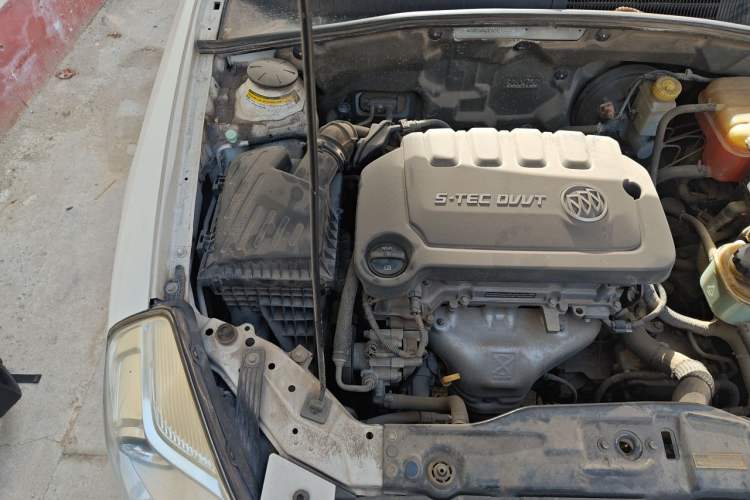 Used Buick Excelle 2015 1.5L Automatic Classic Model Engine Bay Right
