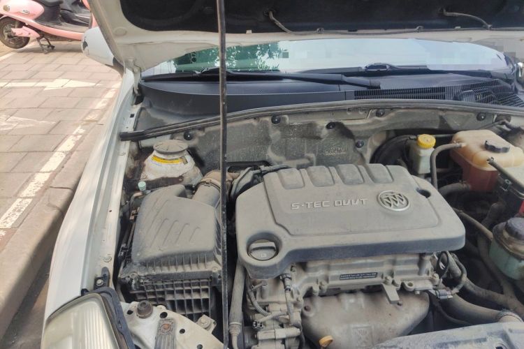 Used Buick Excelle 2015 1.5L Manual Classic Trim Engine Bay Right