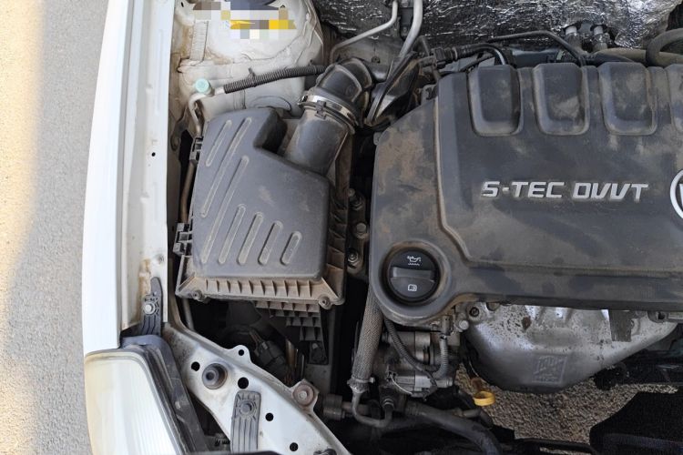 Used Buick Excelle 2015 1.5L Automatic Classic Model Engine Bay Right