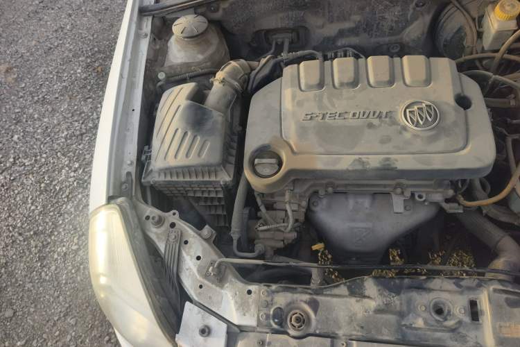 Used Buick Excelle 2015 1.5L Manual Classic Trim Engine Bay Right