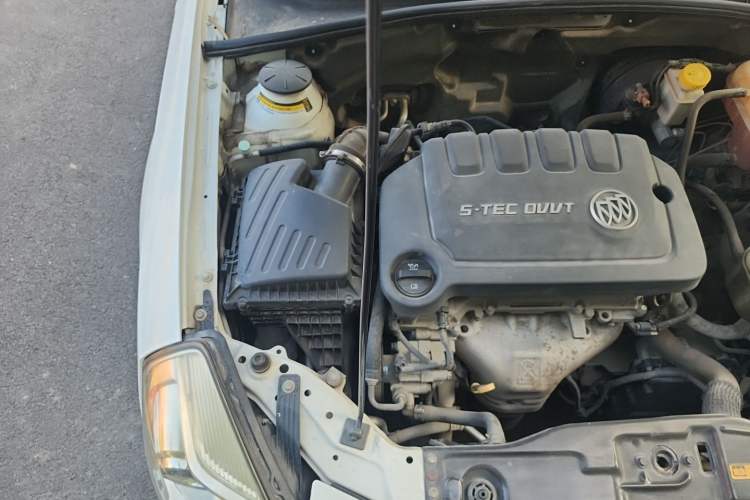 Used Buick Excelle 2015 1.5L Automatic Classic Model Engine Bay Right