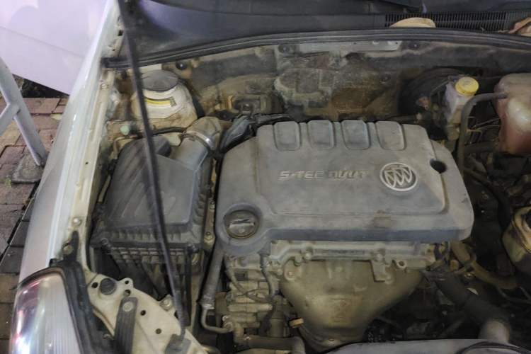 Used Buick Excelle 2015 1.5L Automatic Classic Model Engine Bay Right