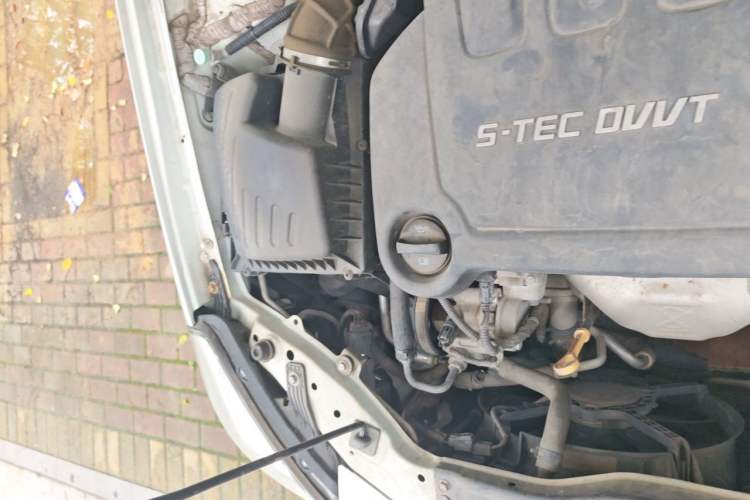 Used Buick Excelle 2015 1.5L Automatic Classic Model Engine Bay Right