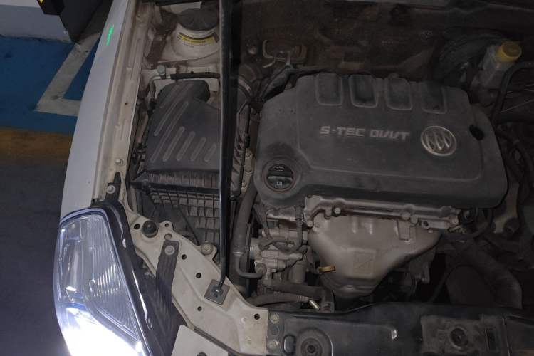 Used Buick Excelle 2015 1.5L Manual Classic Trim Engine Bay Right