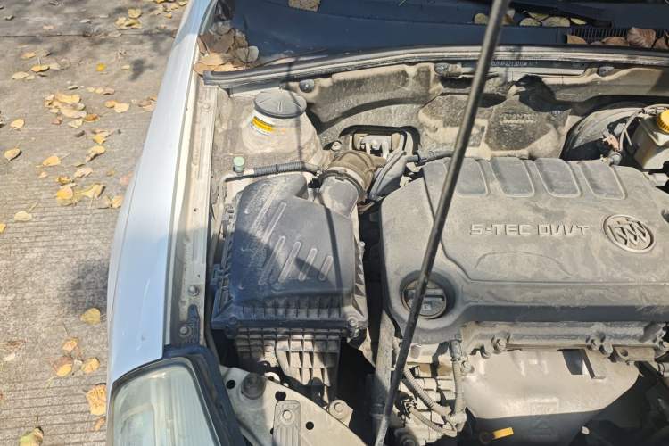 Used Buick Excelle 2015 1.5L Automatic Classic Model Engine Bay Right