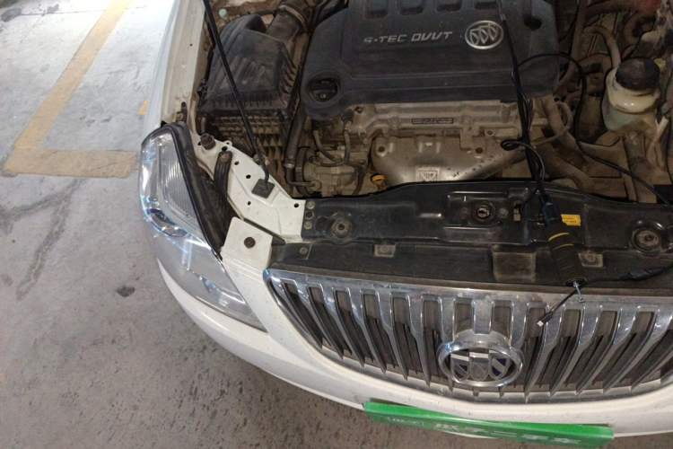 Used Buick Excelle 2015 1.5L Manual Classic Trim Engine Bay Right