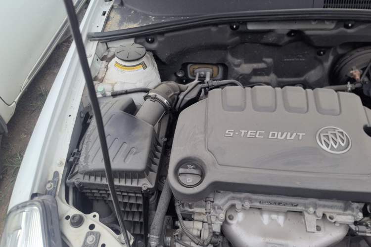 Used Buick Excelle 2015 1.5L Automatic Classic Model Engine Bay Right