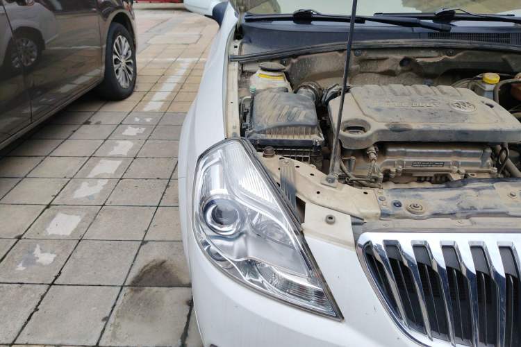 Used Buick Excelle 2015 1.5L Automatic Classic Model Engine Bay Right