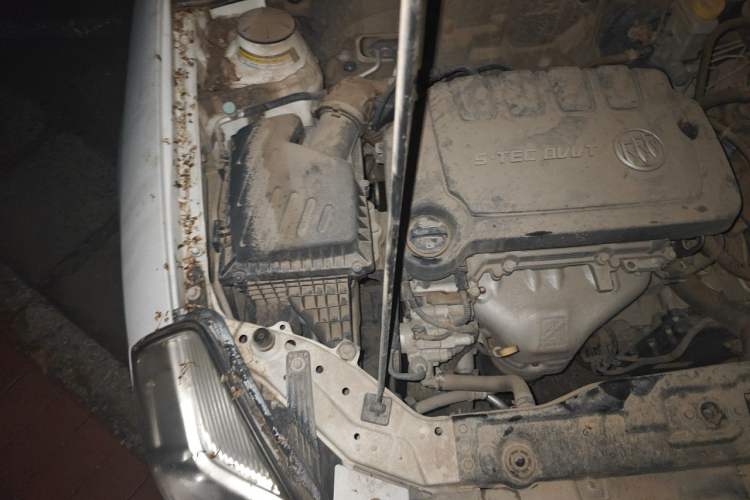 Used Buick Excelle 2015 1.5L Automatic Classic Model Engine Bay Right