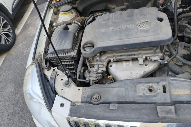 Used Buick Excelle 2015 1.5L Automatic Luxury Edition Engine Bay Right