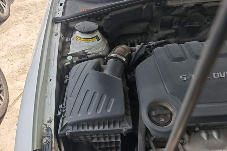 Used Buick Excelle 2015 1.5L Manual Classic Trim Engine Bay Right