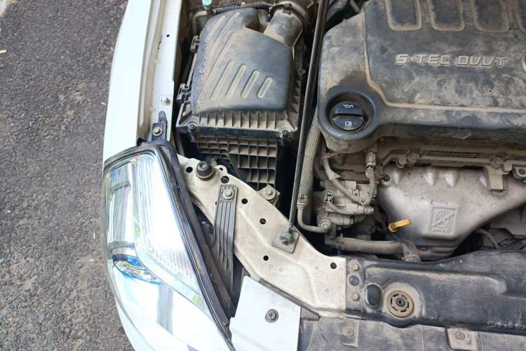 Used Buick Excelle 2015 1.5L Automatic Classic Model Engine Bay Right