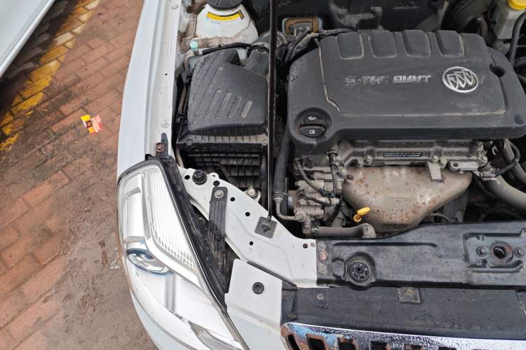 Used Buick Excelle 2015 1.5L Manual Classic Trim Engine Bay Right