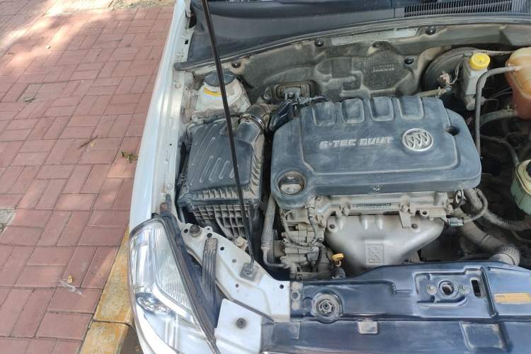 Used Buick Excelle 2015 1.5L Automatic Classic Model Engine Bay Right