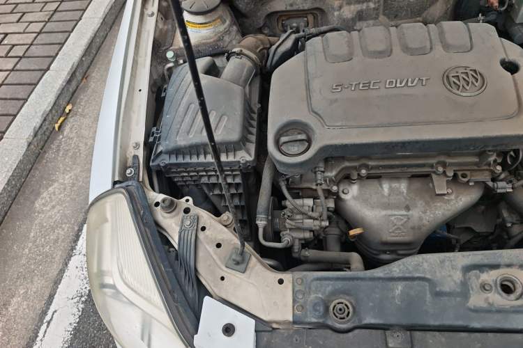 Used Buick Excelle 2015 1.5L Automatic Classic Model Engine Bay Right