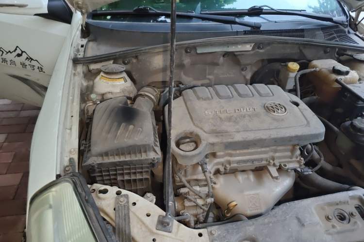Used Buick Excelle 2015 1.5L Manual Classic Trim Engine Bay Right