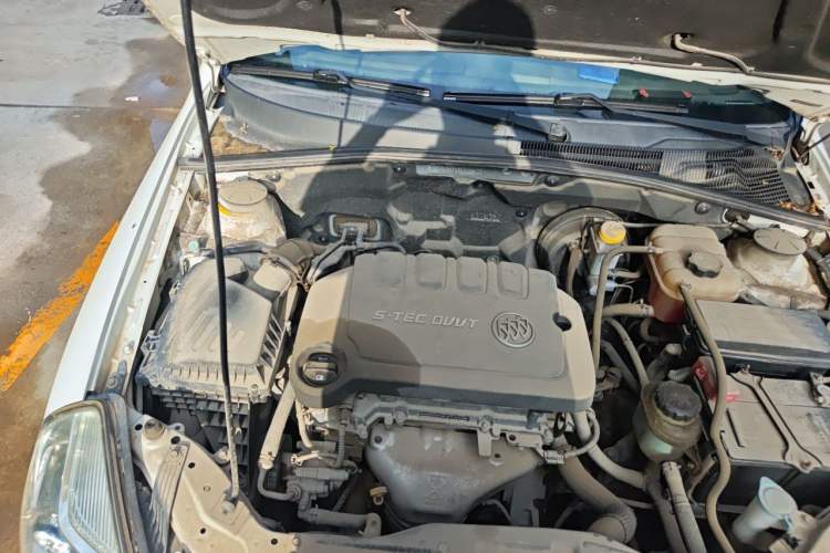 Used Buick Excelle 2015 1.5L Manual Classic Trim Engine Bay Right