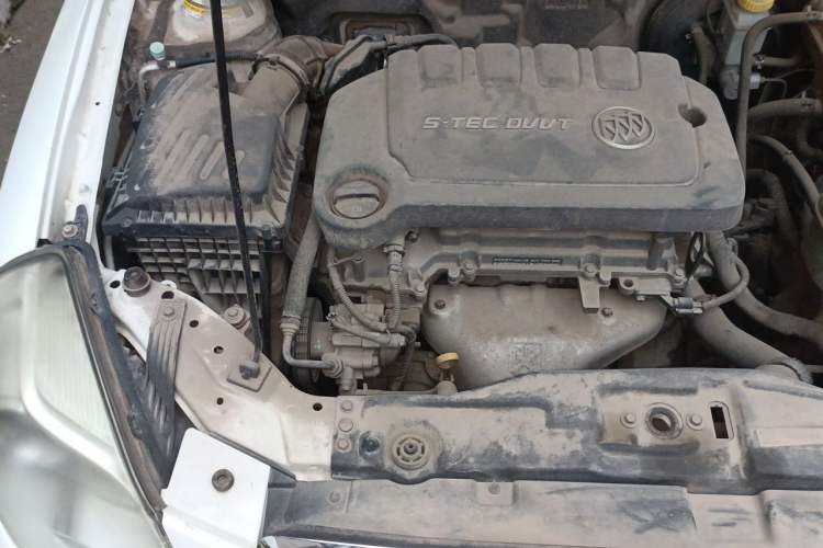 Used Buick Excelle 2015 1.5L Manual Classic Trim Engine Bay Right