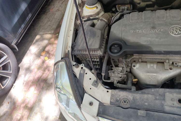 Used Buick Excelle 2015 1.5L Automatic Classic Model Engine Bay Right
