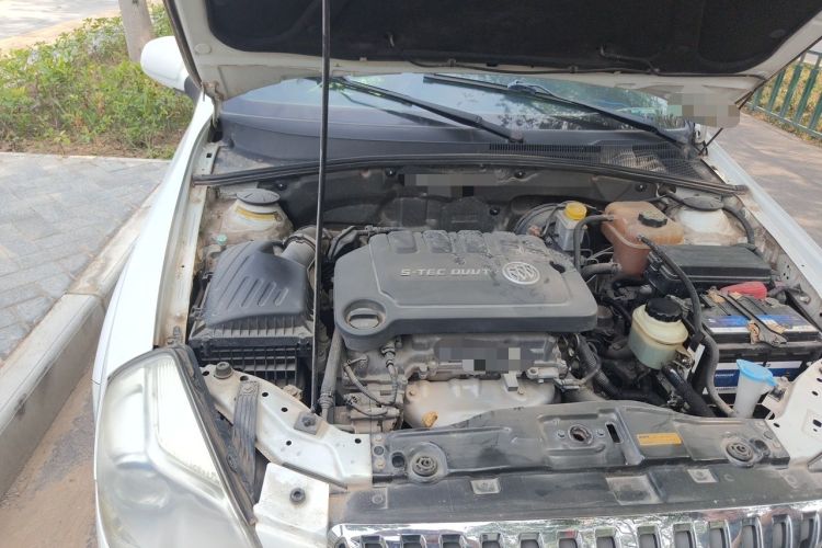 Used Buick Excelle 2015 1.5L Automatic Classic Model Engine Bay Right
