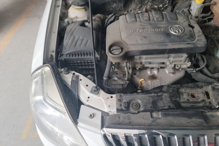 Used Buick Excelle 2015 1.5L Manual Classic Trim Engine Bay Right