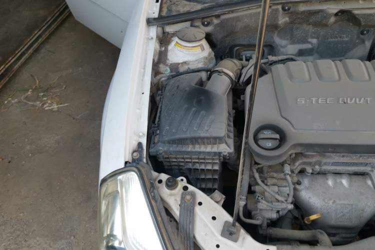 Used Buick Excelle 2015 1.5L Manual Classic Trim Engine Bay Right