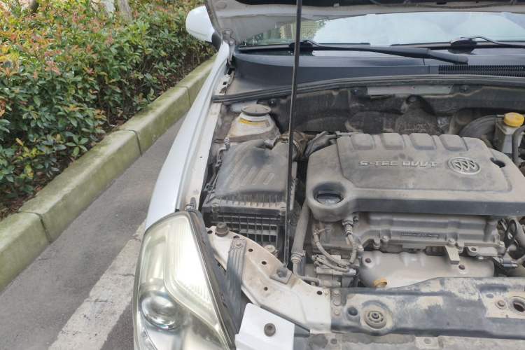 Used Buick Excelle 2015 1.5L Manual Classic Trim Engine Bay Right