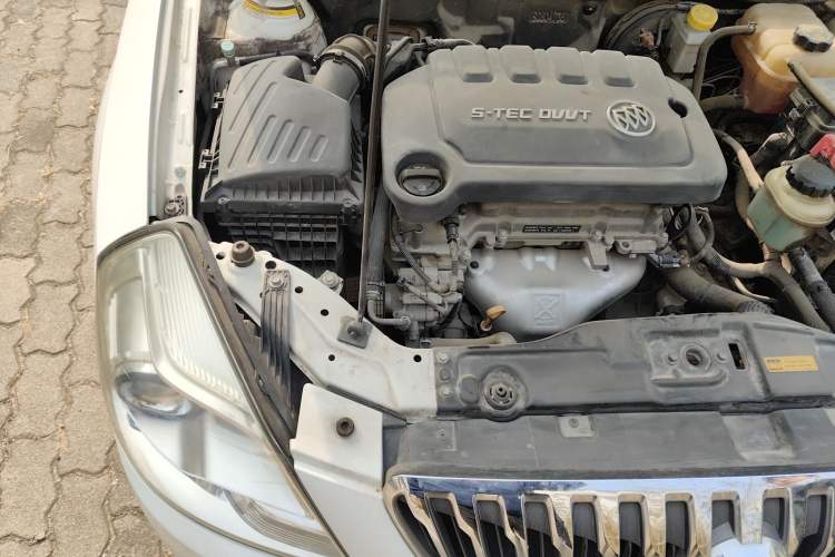 Used Buick Excelle 2015 1.5L Automatic Classic Model Engine Bay Right