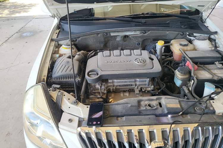 Used Buick Excelle 2015 1.5L Manual Classic Trim Engine Bay Right