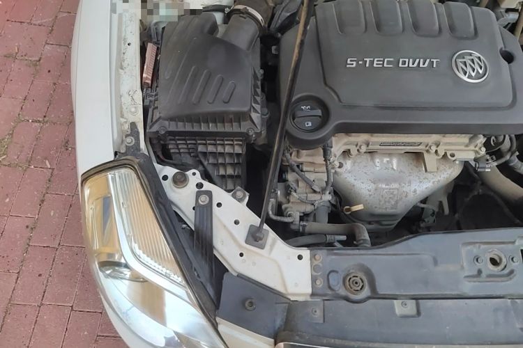 Used Buick Excelle 2015 1.5L Manual Classic Trim Engine Bay Right