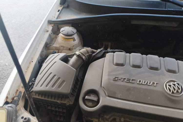 Used Buick Excelle 2015 1.5L Automatic Classic Model Engine Bay Right