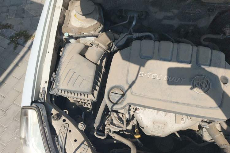 Used Buick Excelle 2015 1.5L Automatic Classic Model Engine Bay Right